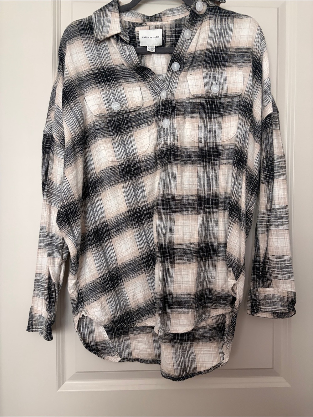 American Eagle Outfitters Black and Cream Plaid Button-Down Shirt